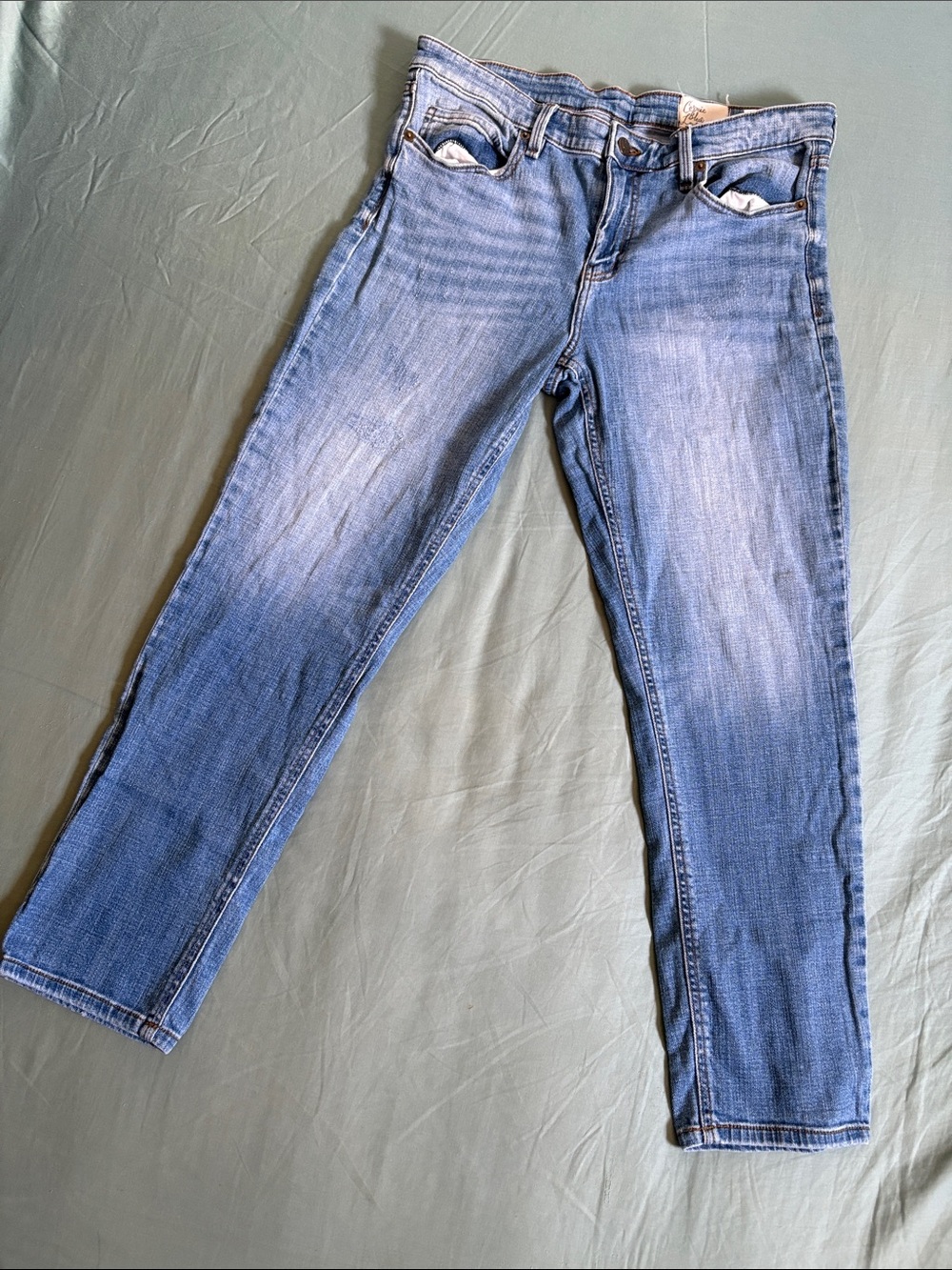 Women's Straight Leg Jeans in Light Blue - Classic Everyday Fit